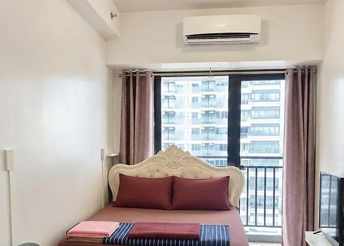Balcony In Makati Air Residences Near Makati Cbd 3* マニラ市